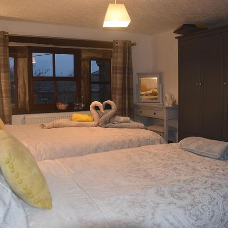 Old Silent Inn Haworth Room photo