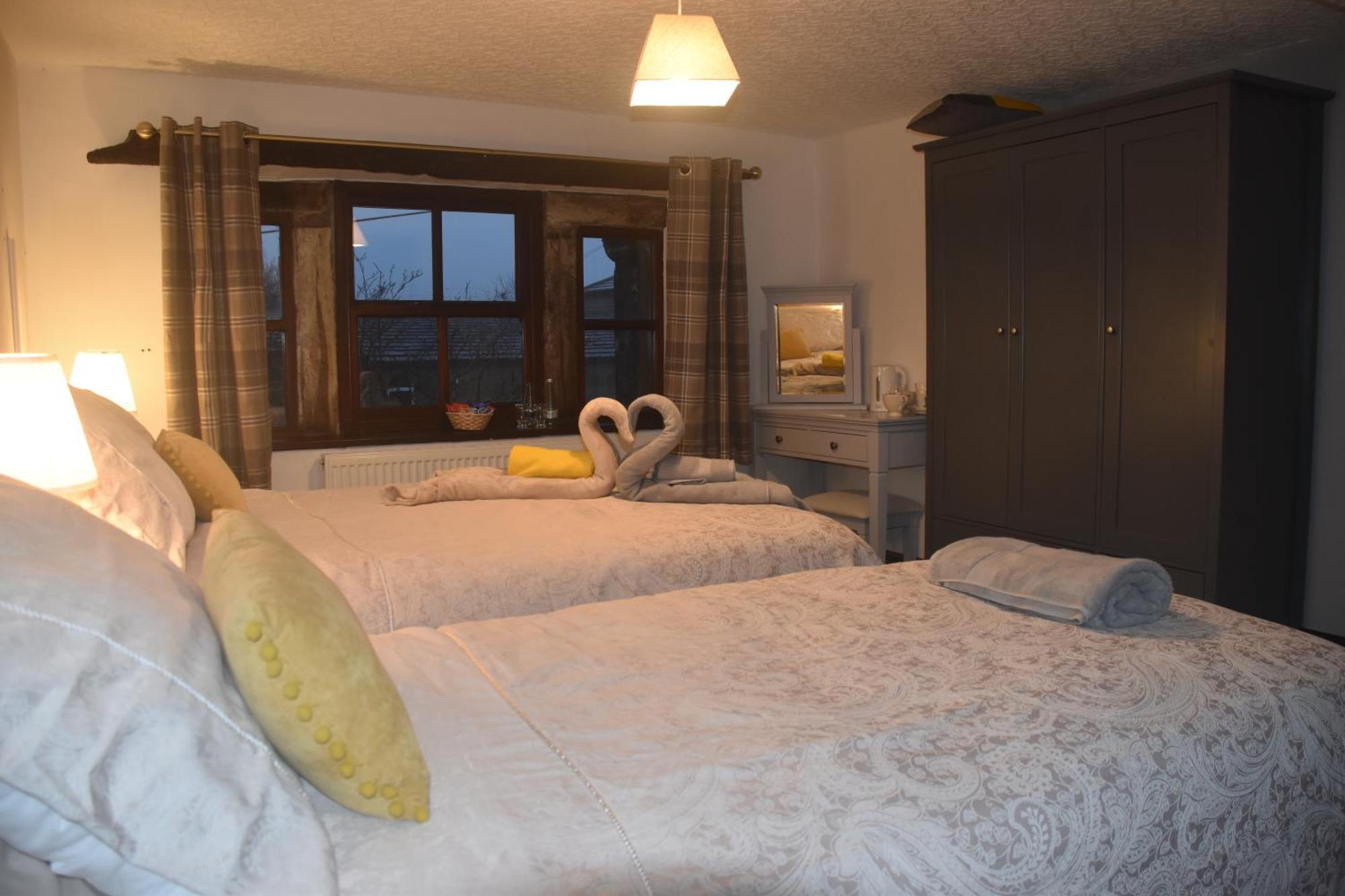 Old Silent Inn Haworth Room photo