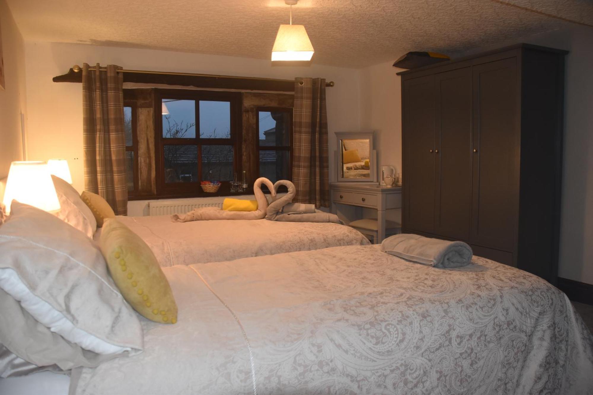 Old Silent Inn Haworth Room photo